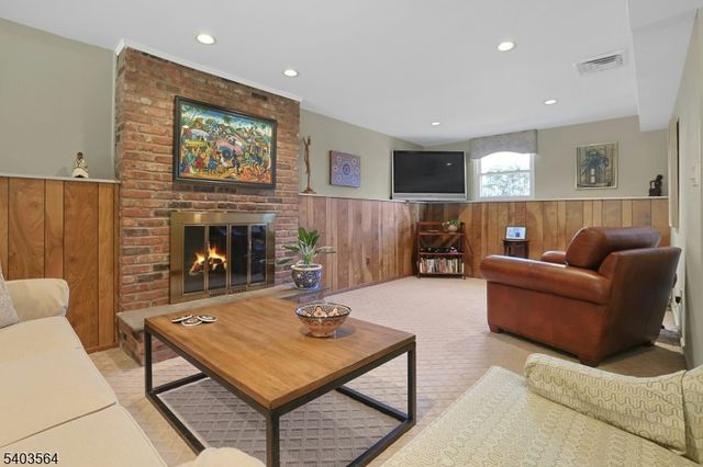 657 Jones Rd, River Vale Twp., NJ 07675