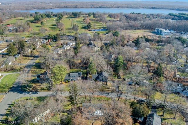 657 Jones Rd, River Vale Twp., NJ 07675