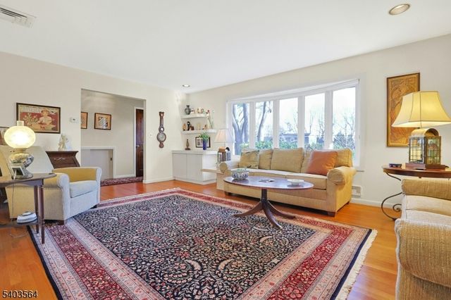 657 Jones Rd, River Vale Twp., NJ 07675