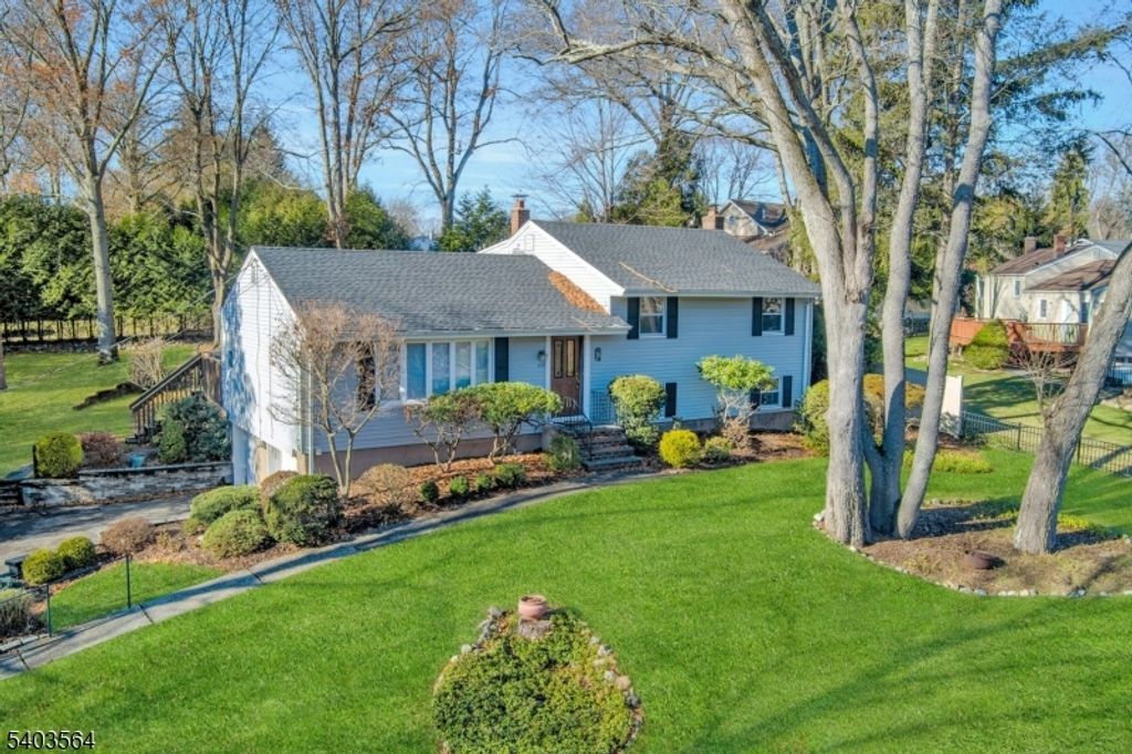 657 Jones Rd, River Vale Twp., NJ 07675