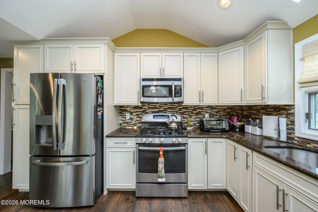 24 Claire Circle, Howell, NJ 07731