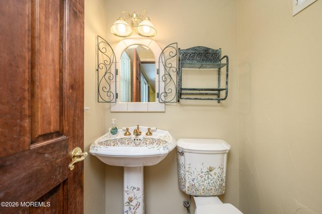 24 Claire Circle, Howell, NJ 07731