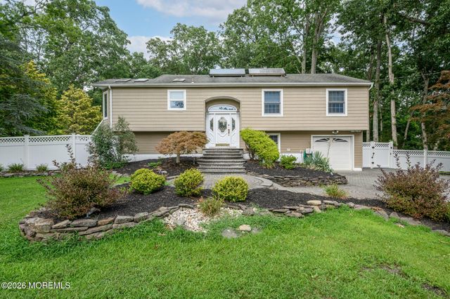 24 Claire Circle, Howell, NJ 07731