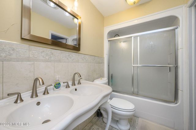 24 Claire Circle, Howell, NJ 07731