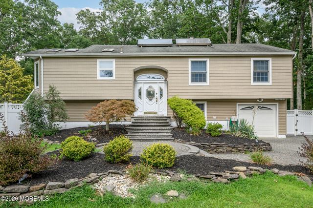 24 Claire Circle, Howell, NJ 07731