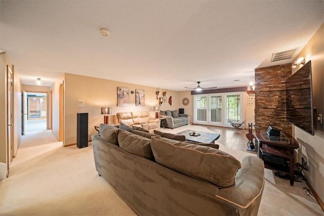 14410 NW 73rd Street, Kansas City, MO 64152