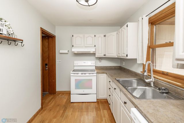 1015 14th Street S, Moorhead, MN 56560