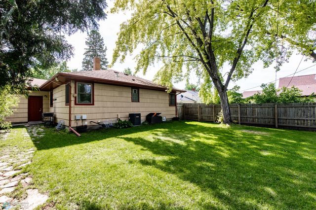 1015 14th Street S, Moorhead, MN 56560