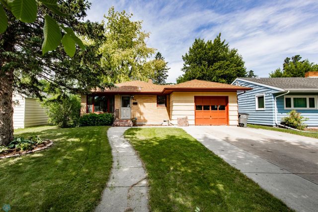 1015 14th Street S, Moorhead, MN 56560