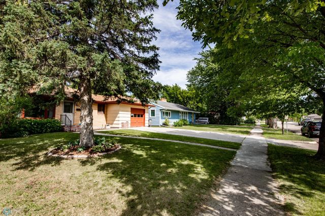 1015 14th Street S, Moorhead, MN 56560
