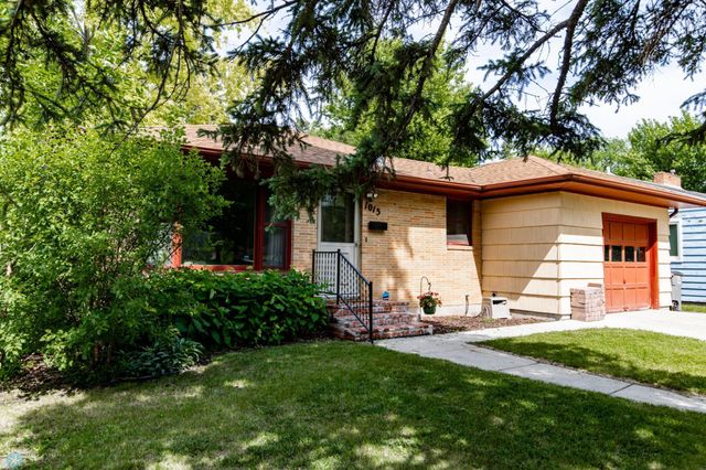 1015 14th Street S, Moorhead, MN 56560