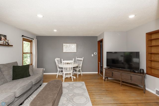 1015 14th Street S, Moorhead, MN 56560
