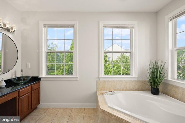 42669 EMPEROR DR, Brambleton, VA 20148