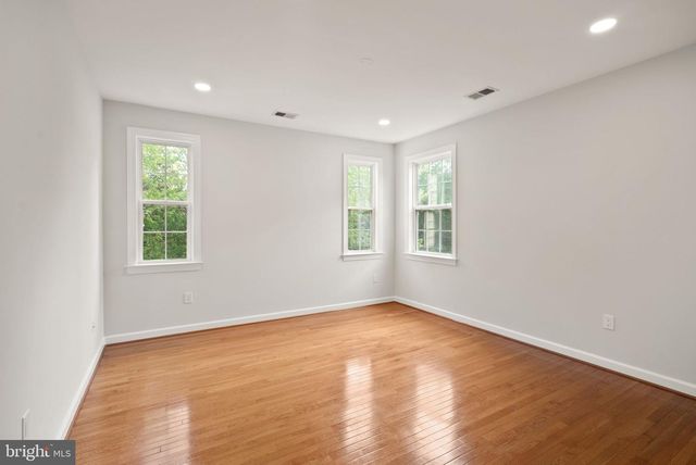 42669 EMPEROR DR, Brambleton, VA 20148