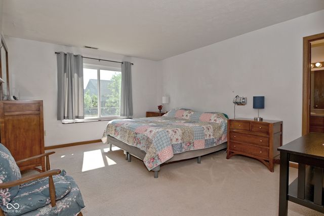 6624 Colleens Way, Indianapolis, IN 46221