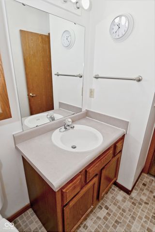 6624 Colleens Way, Indianapolis, IN 46221