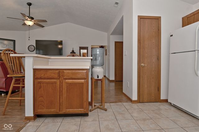 6624 Colleens Way, Indianapolis, IN 46221