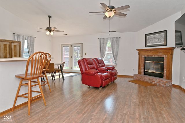 6624 Colleens Way, Indianapolis, IN 46221