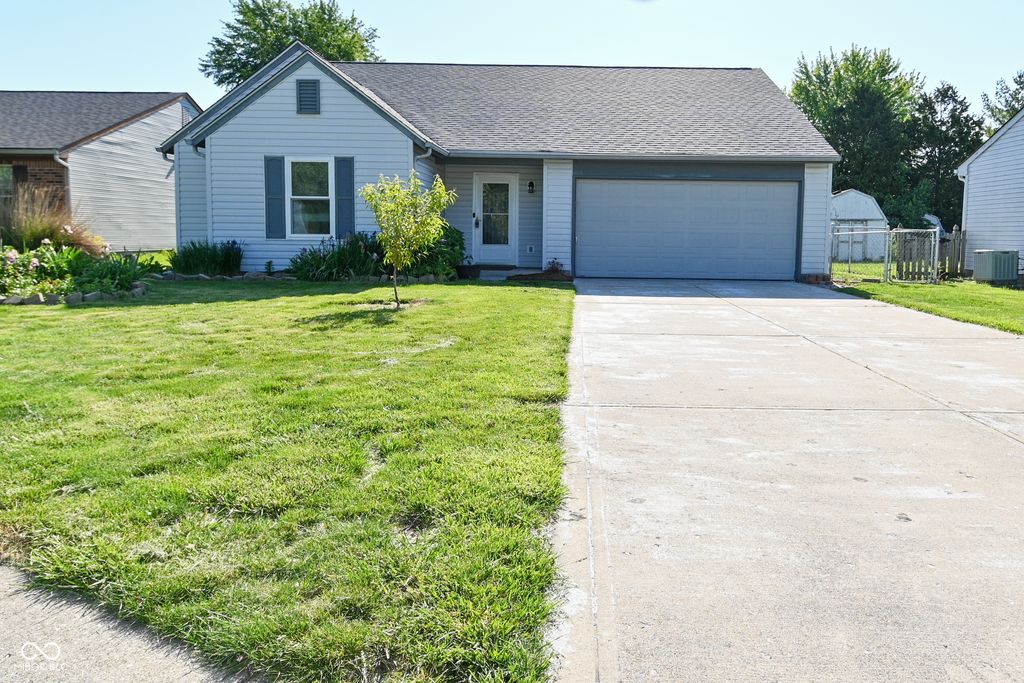 6624 Colleens Way, Indianapolis, IN 46221