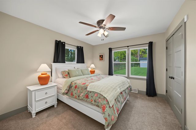 147 Overhill Rd, Salina, KS 67401