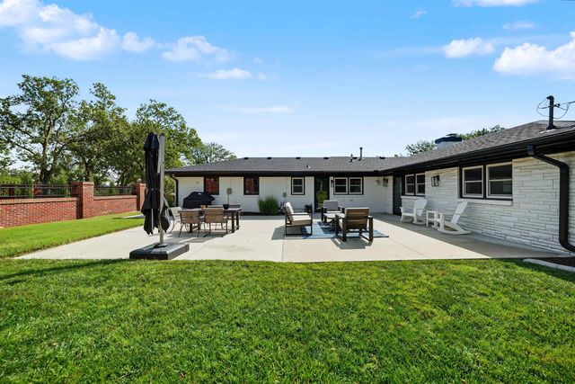 147 Overhill Rd, Salina, KS 67401