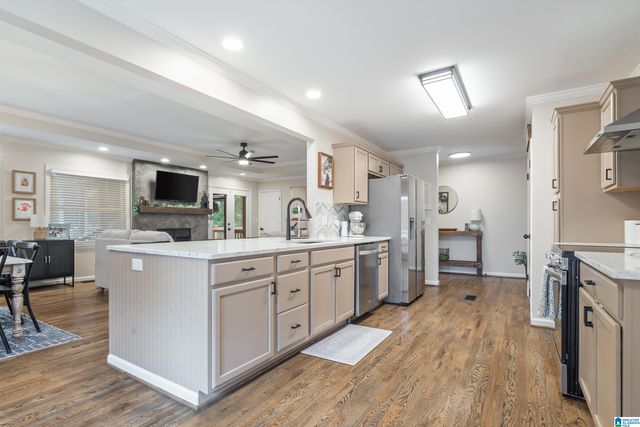 1066 CHATEAU DRIVE, Helena, AL 35080
