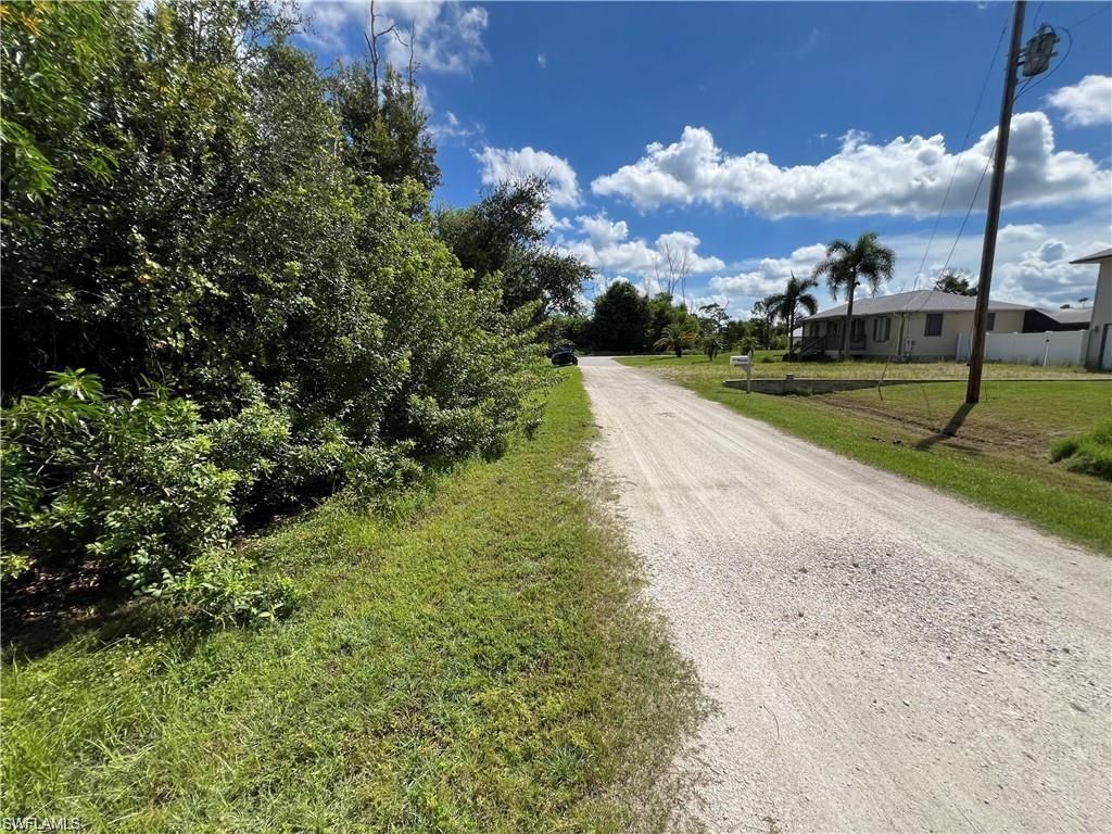 5210 Barrow DR, ST. JAMES CITY, FL 33956 — photo 2