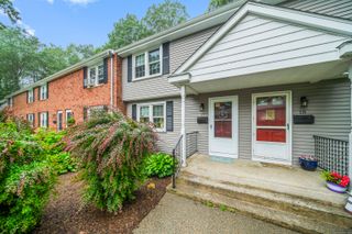 81 East Pattagansett Road APT 17, East Lyme, CT 06357