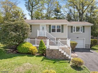 119 Rollins Trl, Hopatcong Boro, NJ 07843