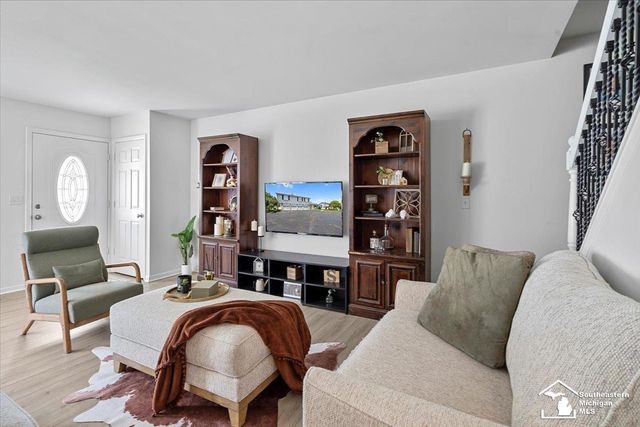 30334 Windsor Drive, Gibraltar, MI 48173