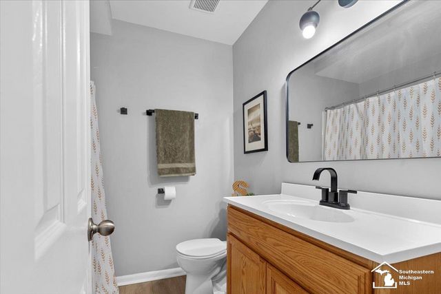 30334 Windsor Drive, Gibraltar, MI 48173