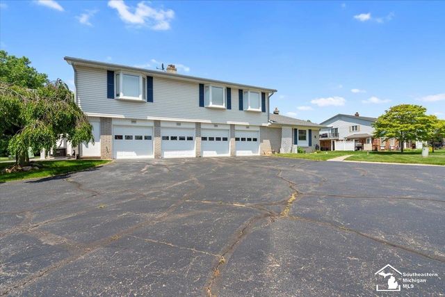 30334 Windsor Drive, Gibraltar, MI 48173