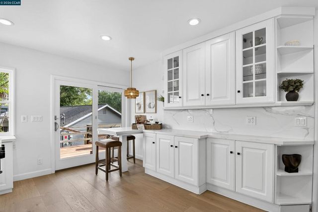 22 Las Palomas, Orinda, CA 94563