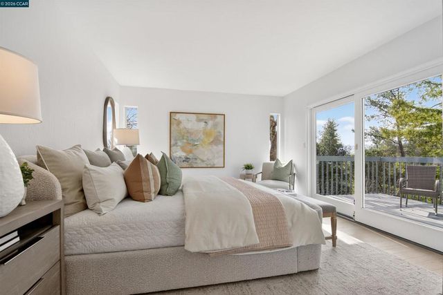 22 Las Palomas, Orinda, CA 94563