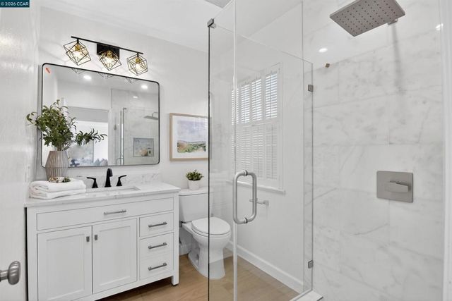 22 Las Palomas, Orinda, CA 94563