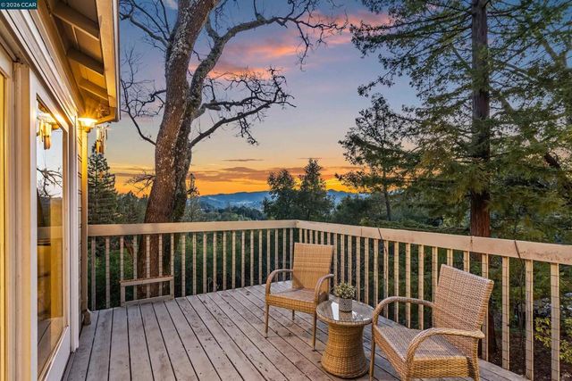 22 Las Palomas, Orinda, CA 94563