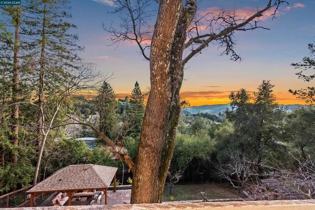 22 Las Palomas, Orinda, CA 94563