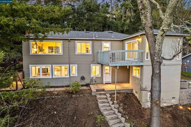 22 Las Palomas, Orinda, CA 94563