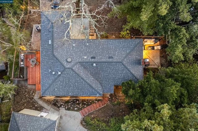 22 Las Palomas, Orinda, CA 94563