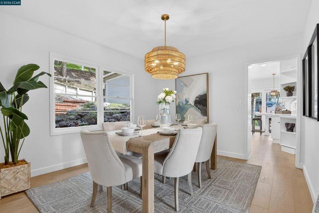 22 Las Palomas, Orinda, CA 94563