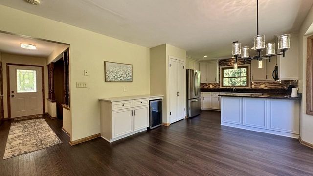 5340 S Maryknoll DRIVE, New Berlin, WI 53151