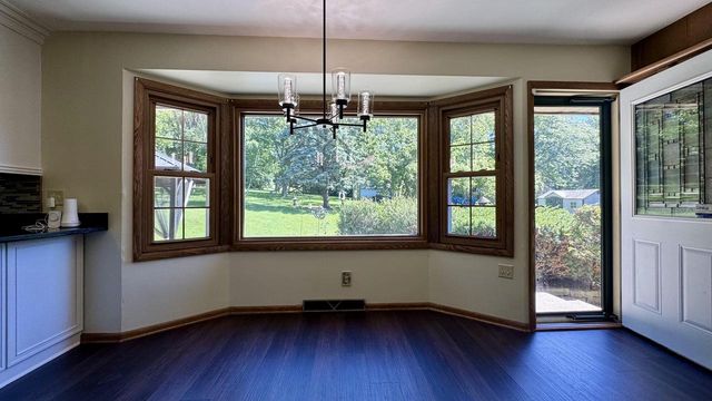 5340 S Maryknoll DRIVE, New Berlin, WI 53151