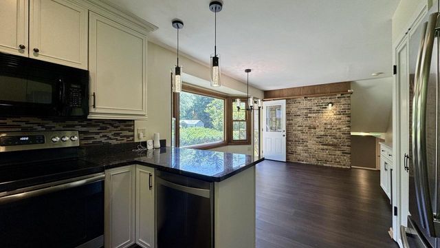 5340 S Maryknoll DRIVE, New Berlin, WI 53151