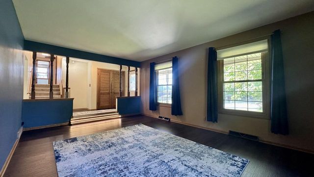 5340 S Maryknoll DRIVE, New Berlin, WI 53151