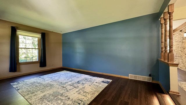 5340 S Maryknoll DRIVE, New Berlin, WI 53151