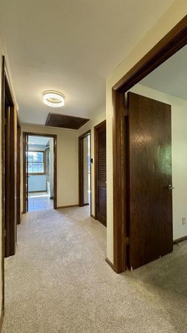 5340 S Maryknoll DRIVE, New Berlin, WI 53151