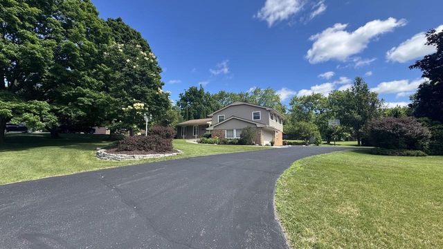 5340 S Maryknoll DRIVE, New Berlin, WI 53151