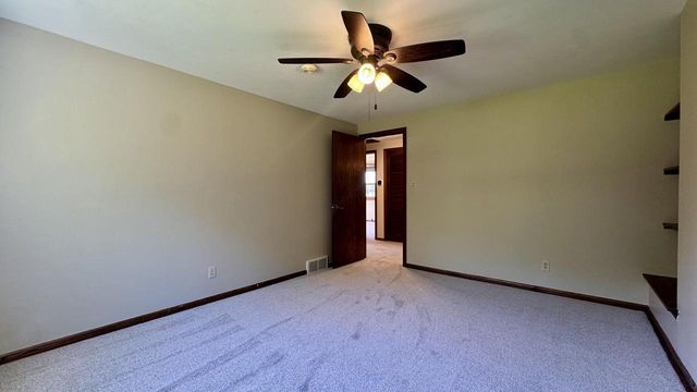 5340 S Maryknoll DRIVE, New Berlin, WI 53151