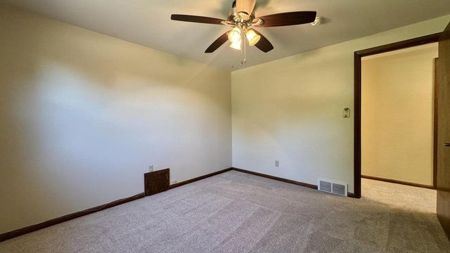 5340 S Maryknoll DRIVE, New Berlin, WI 53151