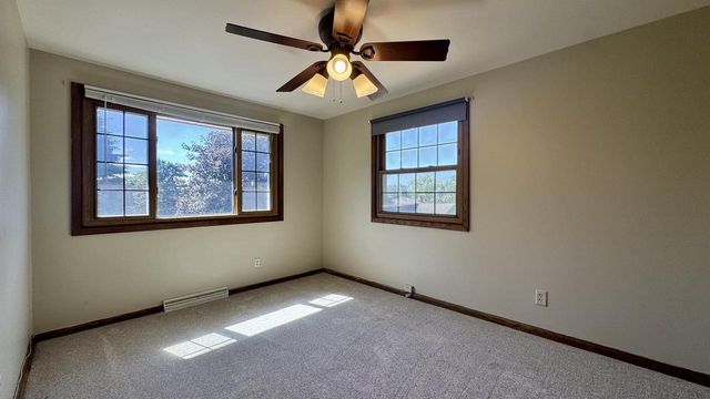 5340 S Maryknoll DRIVE, New Berlin, WI 53151